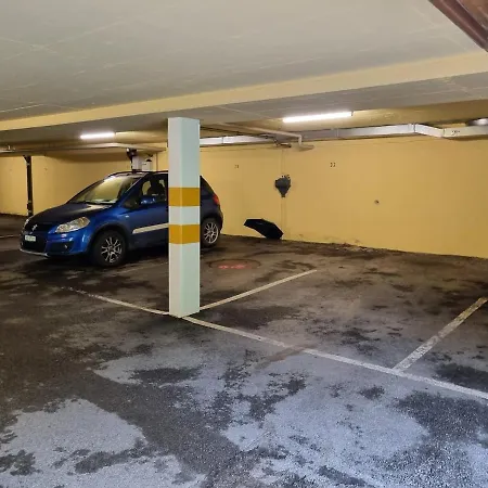 Lovely Private Parking *